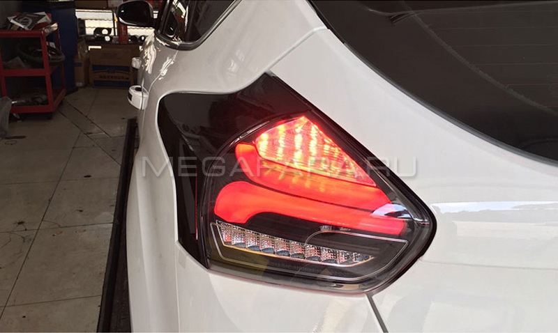 Задние фонари Форд Фокус 3 Хетчбэк 2015-2020 V11 Type ДЫМЧАТОЕ СТЕКЛО